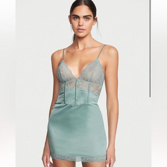 Victoria’s Secret Satin Corset Slip - Picture 2 of 8